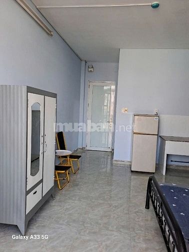 Phòng Ban Công, thoáng rộng, nội thất cơ bản
