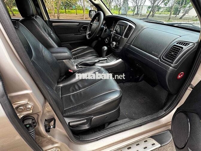 Ford Escape XLS AT 2013 Xăng 2.3L màu ghi vàng