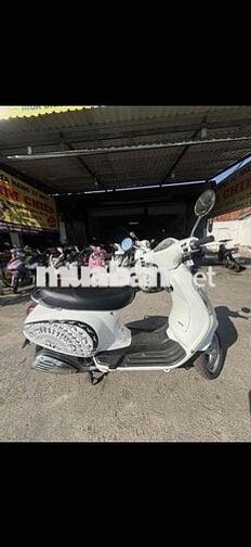 Piaggio Vespa Trắng