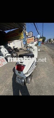 Piaggio Vespa Trắng