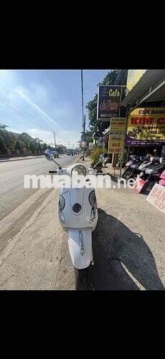Piaggio Vespa Trắng