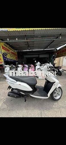Honda Lead Trắng