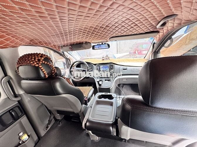Hyundai Starex 2016 6 chỗ Bạc