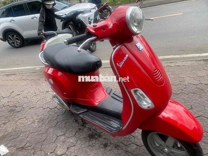 Piaggio Vespa Đỏ 150 mới tinh