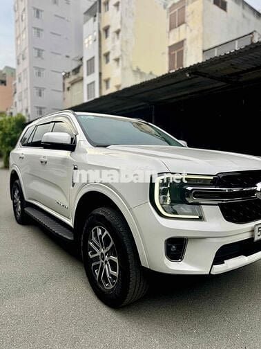 Ford Everest STĐ 1 cầu 2024 Trắng 24k km