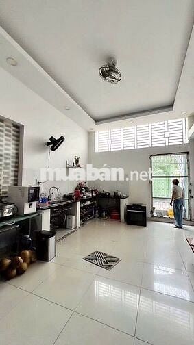 Bán nhà mặt tiền đường Tân Xuân - Ngay trung tâm chợ Tân Bình