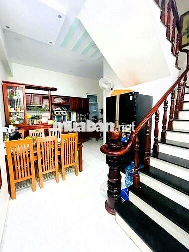 Nhà nguyên căn 3 tầng full nội thất gần Bệnh viện Thủ Đức, Linh Trung