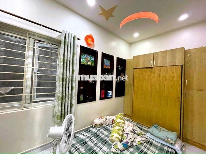 Nhà nguyên căn 3 tầng full nội thất gần Bệnh viện Thủ Đức, Linh Trung