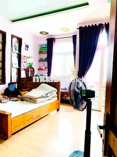 Nhà nguyên căn 3 tầng full nội thất gần Bệnh viện Thủ Đức, Linh Trung