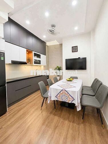 40m2 nhà 4 tầng đúc Bàu Cát ngang 4m full nội thất