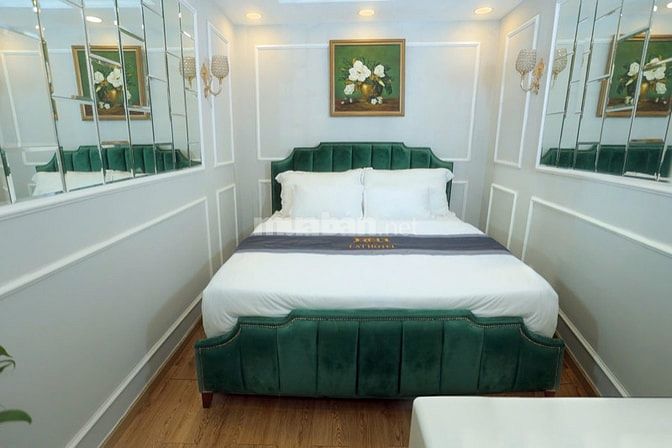 Bán khách sạn tại đường Phan Đình Phùng, phường Cầu Kiệu, TP.HCM