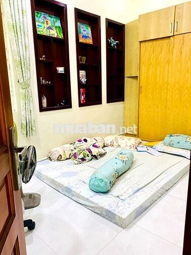 Nhà nguyên căn 3 tầng full nội thất gần Bệnh viện Thủ Đức, Linh Trung