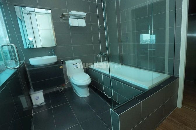 Bán khách sạn tại đường Phan Đình Phùng, phường Cầu Kiệu, TP.HCM
