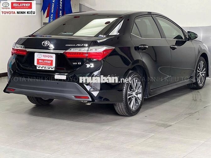 Toyota Altis 1.8E 2020 Đen 9.000 Km