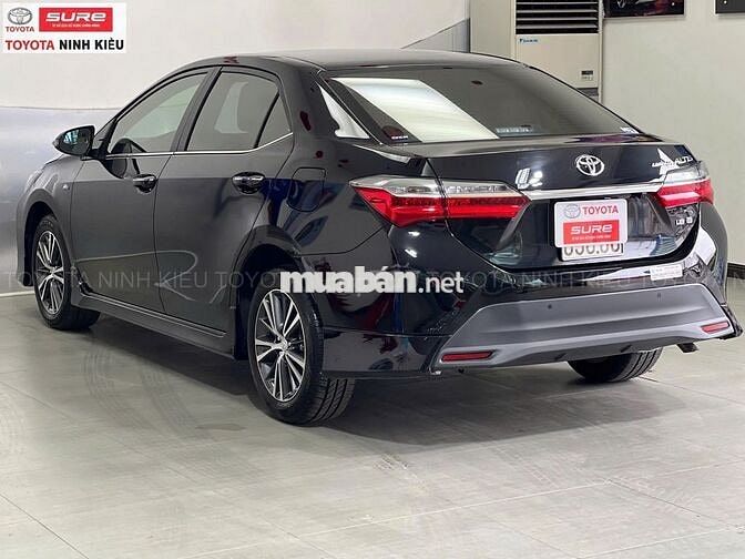 Toyota Altis 1.8E 2020 Đen 9.000 Km