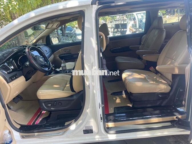 Kia Sedona 2018 7 chỗ màu Trắng 99000 km