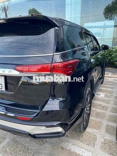 Toyota Fortuner Full 2 cầu Đen 7 chỗ