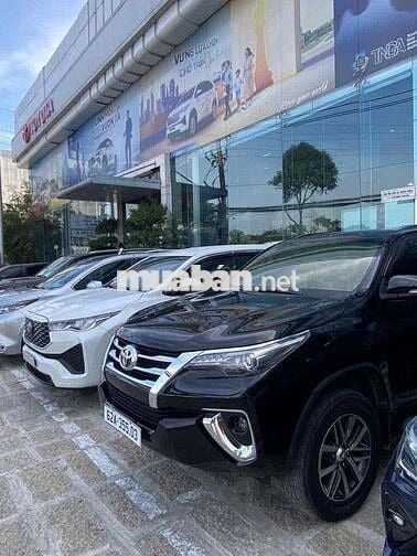 Toyota Fortuner Full 2 cầu Đen 7 chỗ