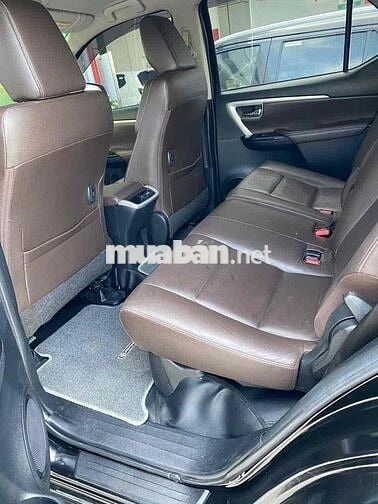 Toyota Fortuner Full 2 cầu Đen 7 chỗ