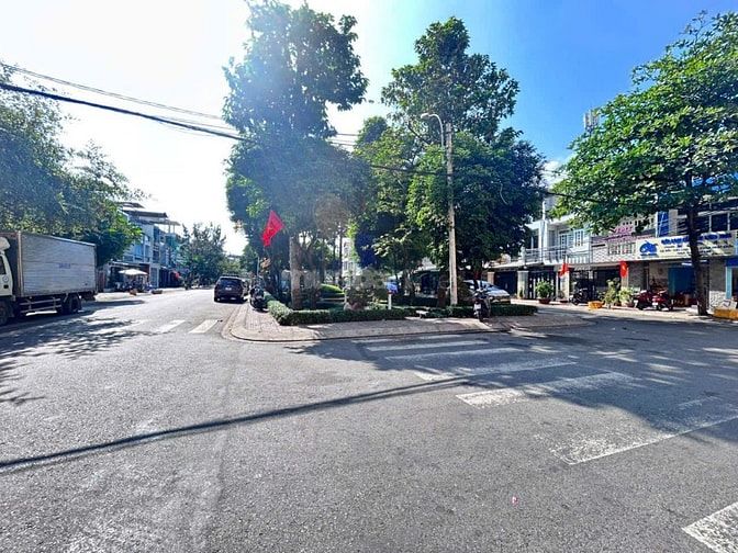Shophouse  - CC Bùi Minh Trực P6 Q8 - 45,5m2 SHR  Căn góc 2 mặt tiền