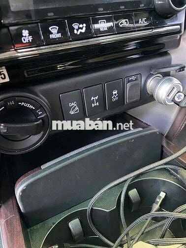 Toyota Fortuner Full 2 cầu Đen 7 chỗ