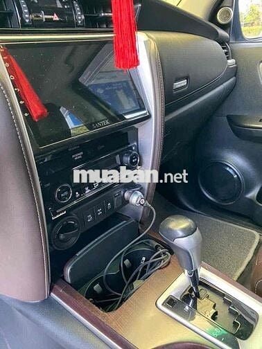 Toyota Fortuner Full 2 cầu Đen 7 chỗ