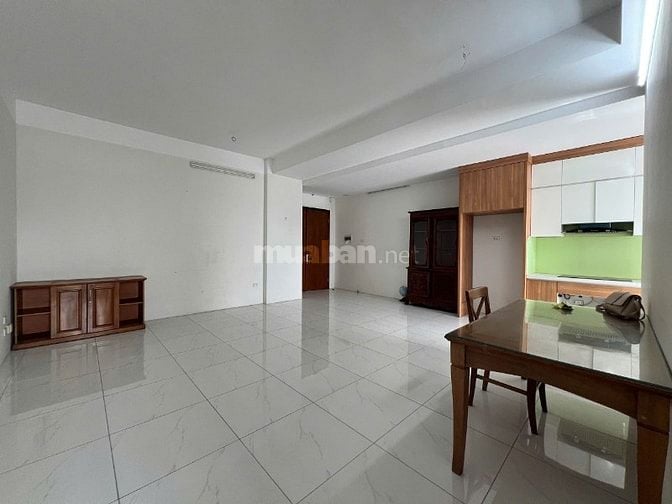 Cho thuê căn hộ chung cư CT36 Xuân La, view Hồ Tây, trong lành, mát mẻ