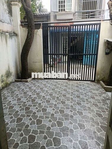 cho thuê nhà 4x16 có cổng, hẻm rộng