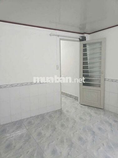cho thuê nhà 4x16 có cổng, hẻm rộng