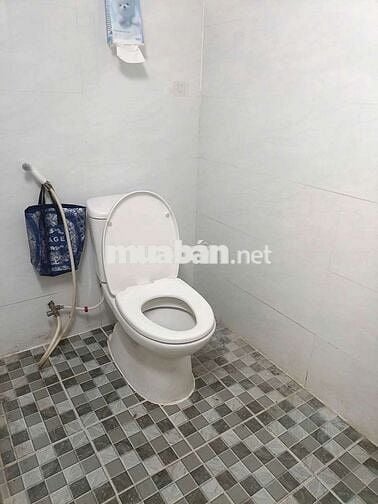cho thuê nhà 4x16 có cổng, hẻm rộng