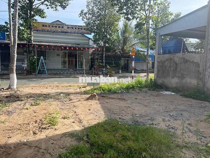 Cần bán gấp đất nền nhà full thổ cư.