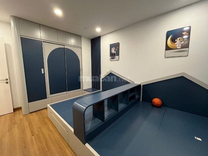 Chính chủ chuyển nhượng căn hộ 138m2 trung tâm Cầu Giấy, hướng Nam