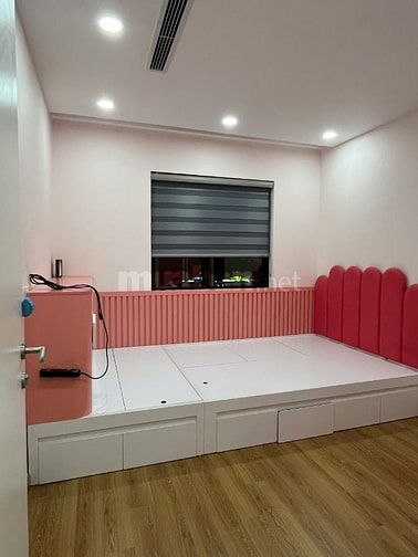 Chính chủ chuyển nhượng căn hộ 138m2 trung tâm Cầu Giấy, hướng Nam