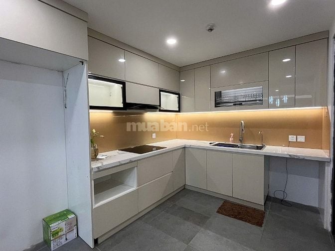 Chính chủ chuyển nhượng căn hộ 138m2 trung tâm Cầu Giấy, hướng Nam