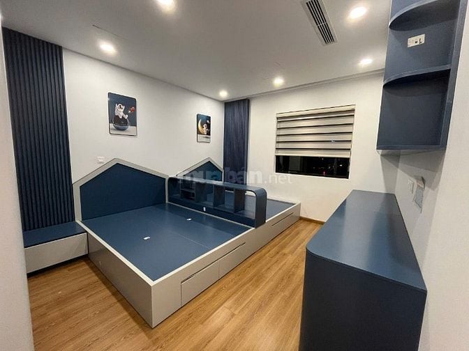 Chính chủ chuyển nhượng căn hộ 138m2 trung tâm Cầu Giấy, hướng Nam