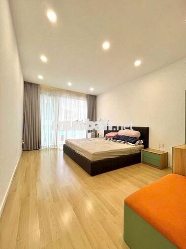 Căn nhà xinh xắn tone trắng ngay trung tâm Phú Nhuận, 5 sàn chỉ 3x !!!