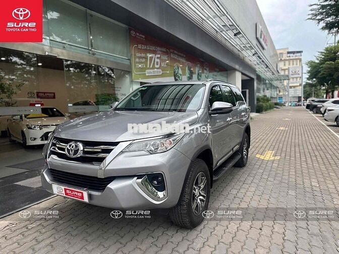 Toyota Fortuner G 4x2 AT 2019 Bạc 30.000 KM