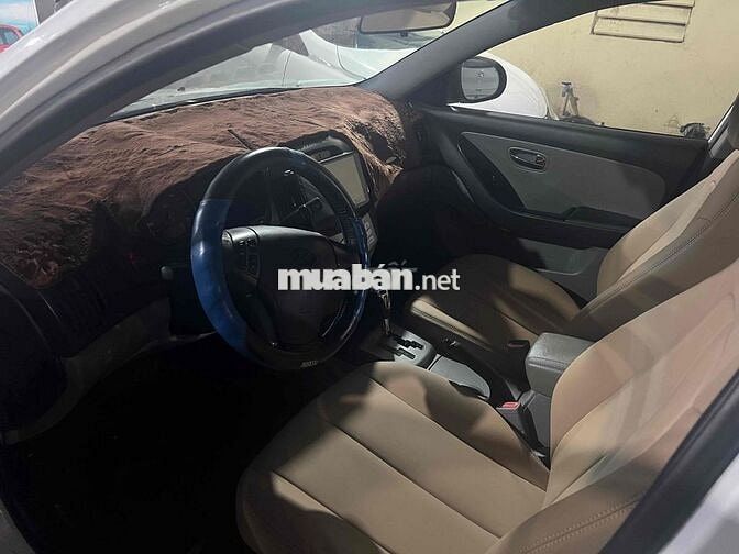 Hyundai Avante 2012 Tiêu chuẩn Trắng