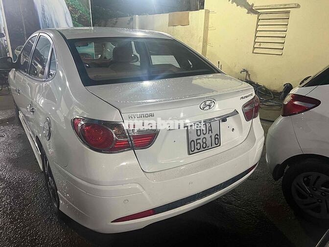Hyundai Avante 2012 Tiêu chuẩn Trắng