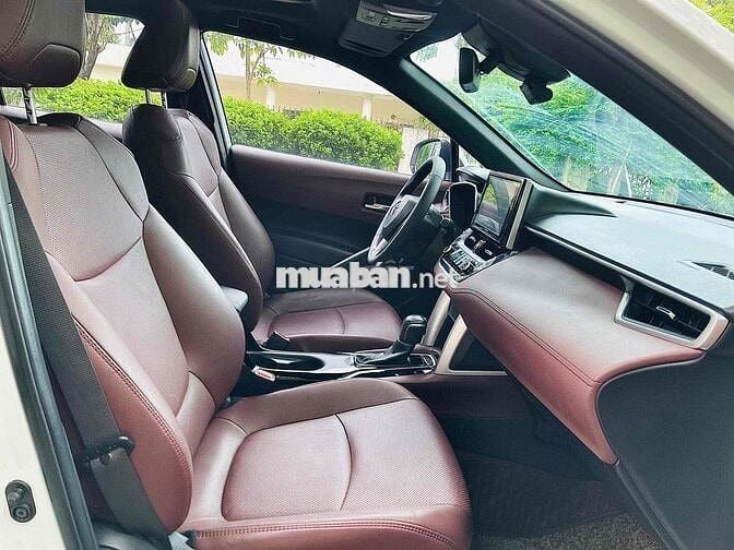 Toyota Corolla Cross V Trắng 5 chỗ