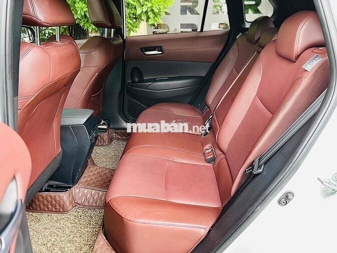 Toyota Corolla Cross V Trắng 5 chỗ