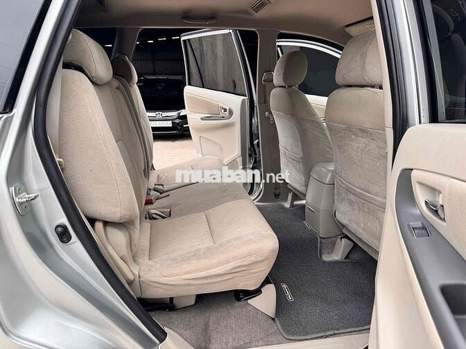 Toyota Innova 2.0G 2015 Số tự động Bạc