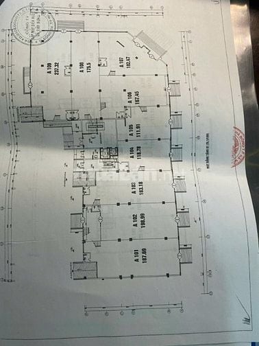 BÁN SHOPHOUSE  2 TẦNG MẶT PHỐ TRẦN THÁI TÔNG ĐANG CHO THUÊ 180 TR/TH 