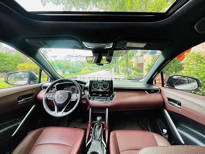 Toyota Corolla Cross V Trắng 5 chỗ