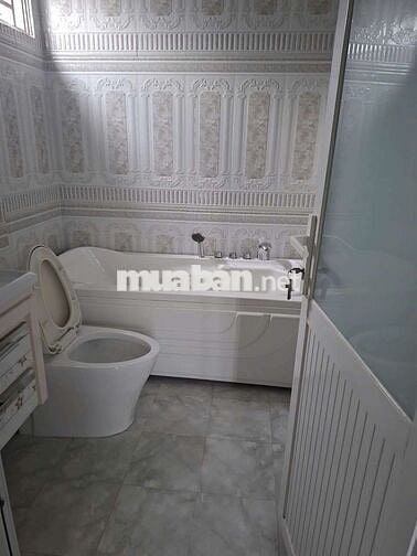 💥Cho thuê nhà 1trệt 3lầu 4pn 5wc DT 8X30 Mặt Tiền kinh doanh