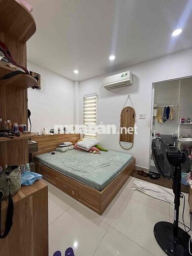 Hot, Bán gấp Nhà 4 Tầng mới đẹp 40m2 Ni Sư Huỳnh Liên, hẻm 3,5m chỉ 4t