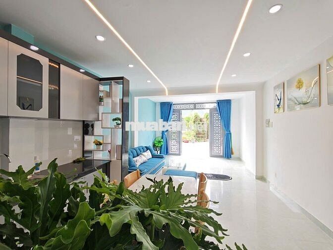 Nhà Đẹp Ngay Chợ - Cổng Chính! SHR Hoàn Công! Giá chỉ Hơn 1 Tỷ!