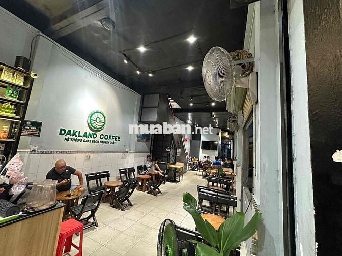 tuyển nhân viên phục vụ nữ 25k/1h