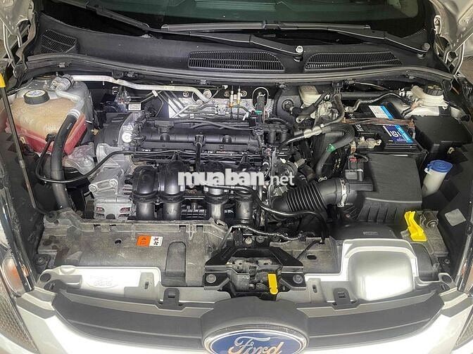 Ford Fiesta Bạc 5 chỗ