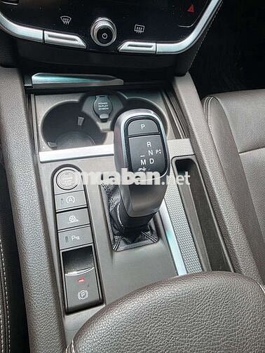 Vinfast Lux SA 2.0 Turbo 2019 7 chỗ